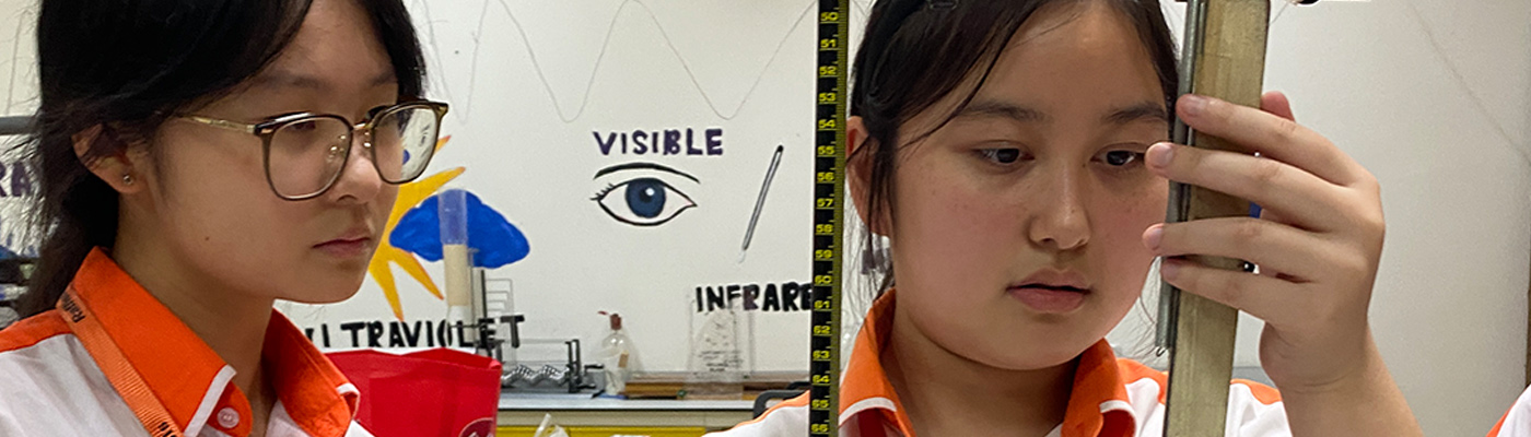 Hands-On Physics in Year 10