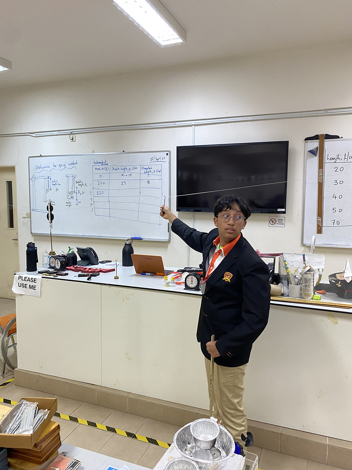 Hands-On Physics in Year 10