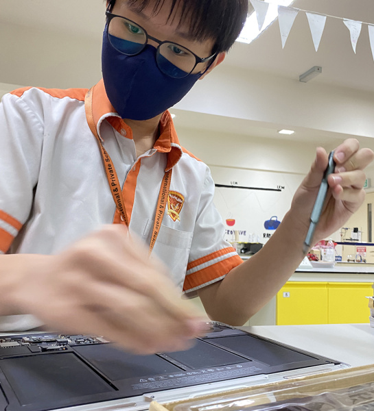 Learn to Change Your MacBook Battery in 20 Minutes!