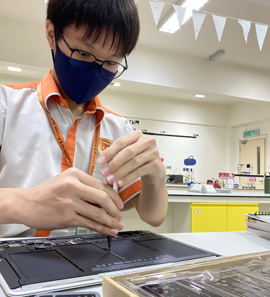 Learn to Change Your MacBook Battery in 20 Minutes!