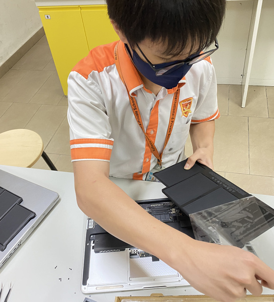 Learn to Change Your MacBook Battery in 20 Minutes!