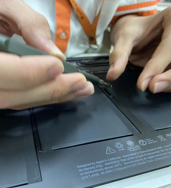 Learn to Change Your MacBook Battery in 20 Minutes!
