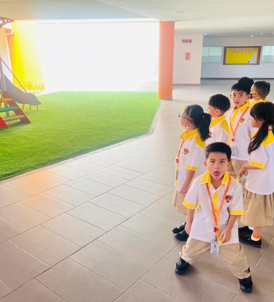 Standard 1 School Tour