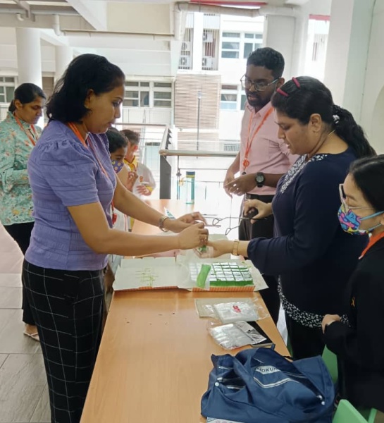 Kuih Raya Sales!
