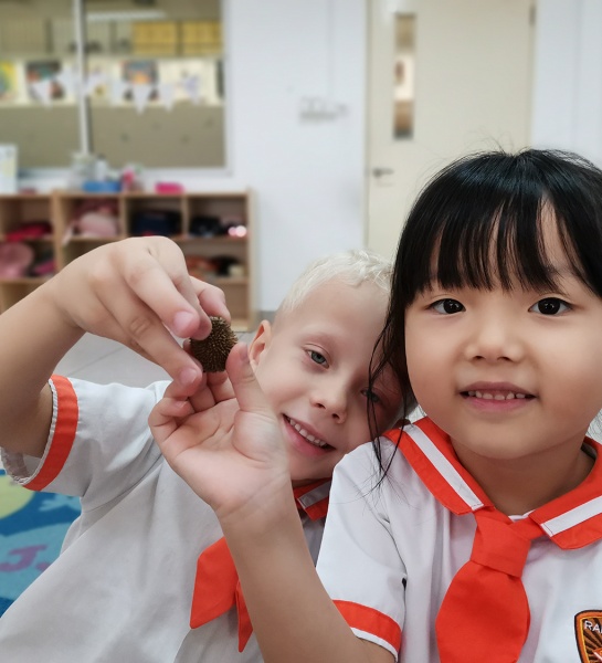 Fruitful Fun in Mandarin Class!