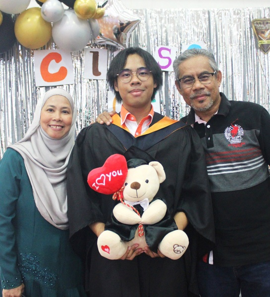 Academic Awards and Graduation Ceremony 2023/24