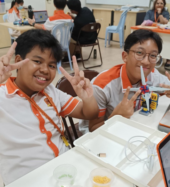 Coding in Action: Shaking Head Fan