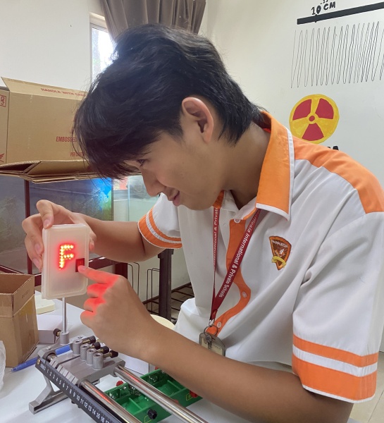 Lens Lab: Light, Lenses & Learning!