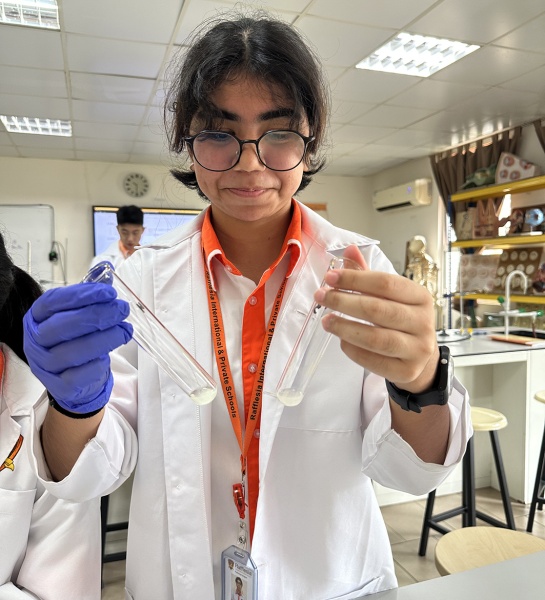 Year 11 Combined Science in the Lab!