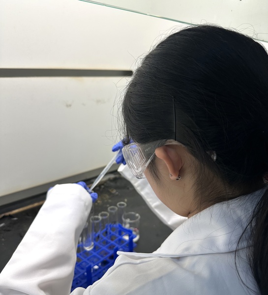 Year 11 Combined Science in the Lab!