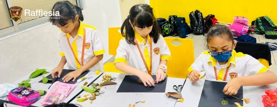 Leafy Creations: Nature Meets Art! 